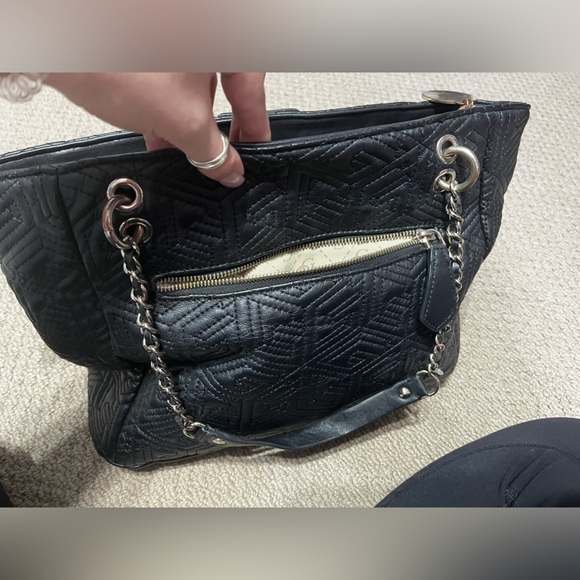 AS IS Guess | Black Shoulder Purse - Picture 15 of 17